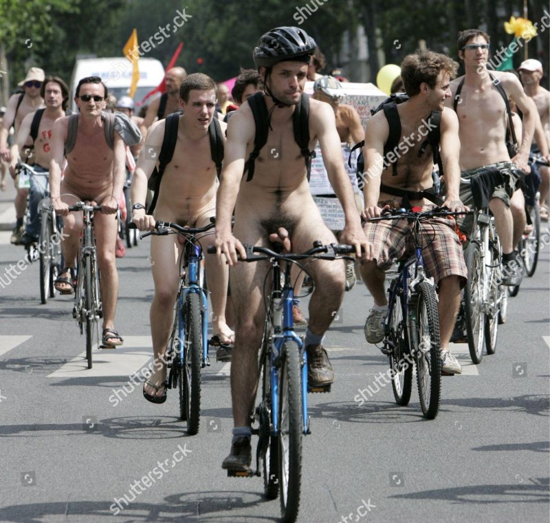 Naked bike racket standing member
