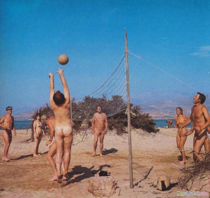 Beach volleyball nagish retro
