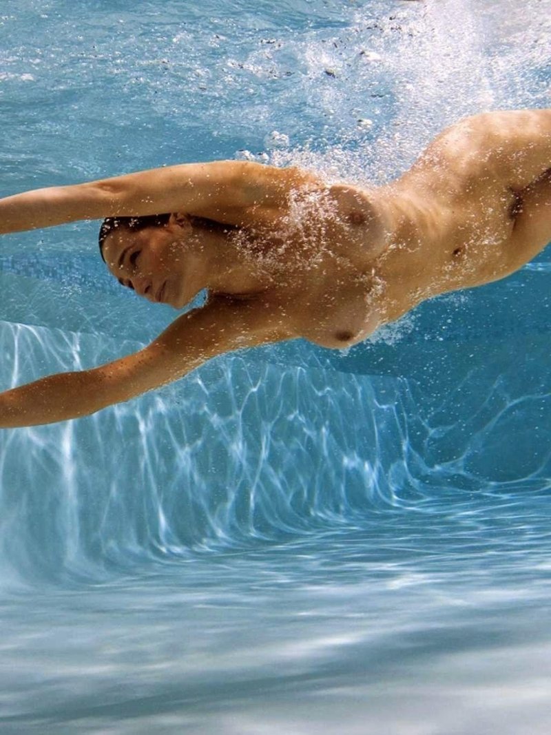 Girls swim naked