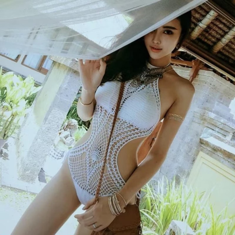 Knitted swimwear