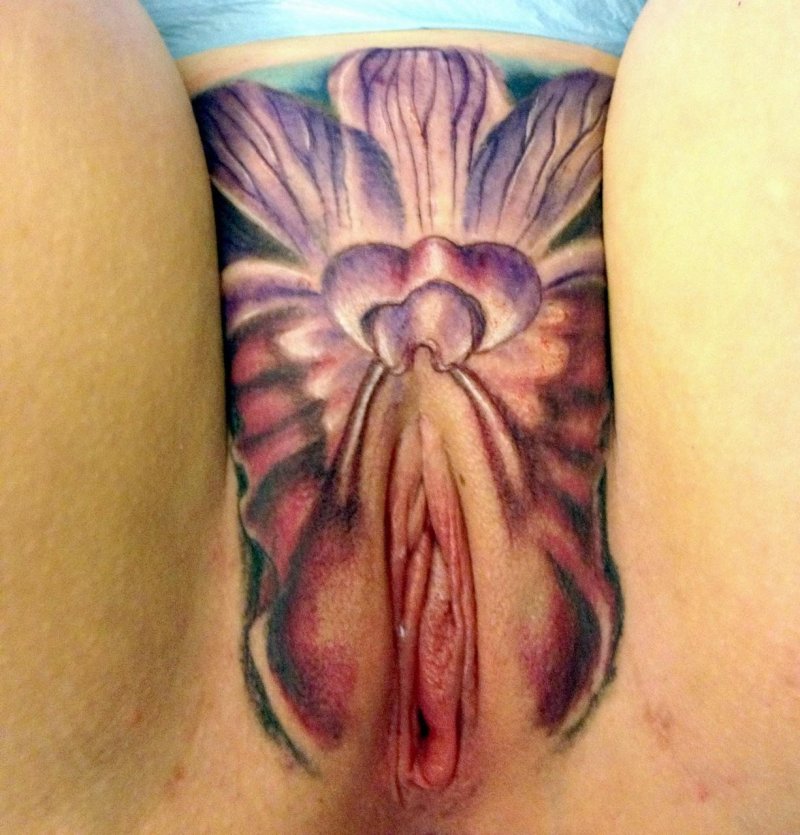 Vagina tattoo