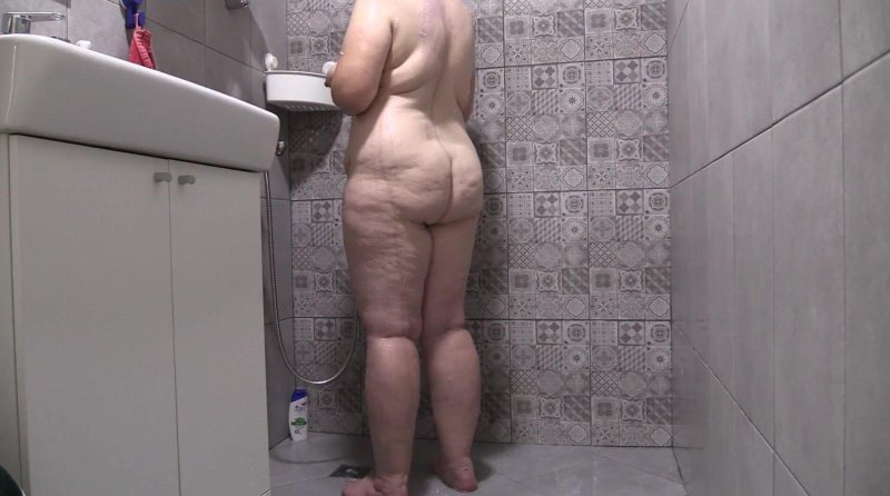 Mature bbw in the shower