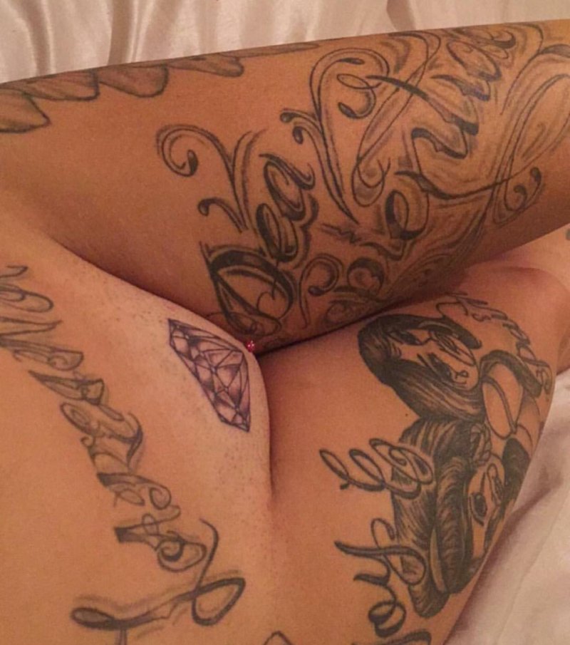 Erotic tattoos in girls