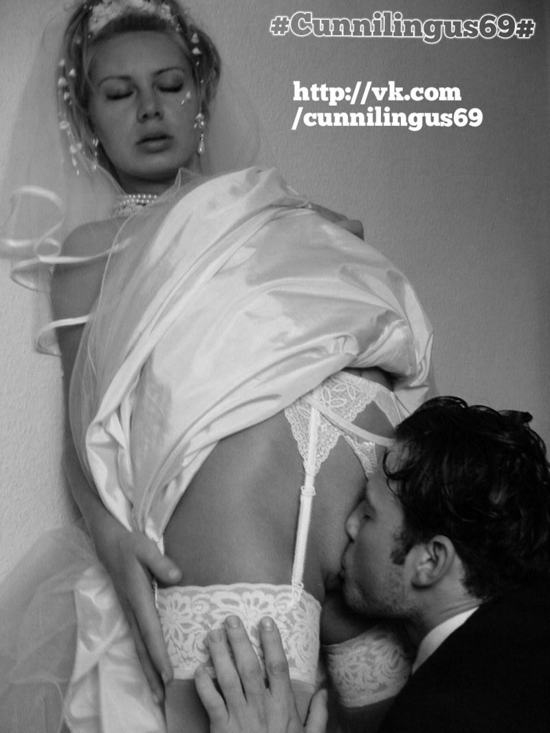 Kunnilingus under the dress of bride