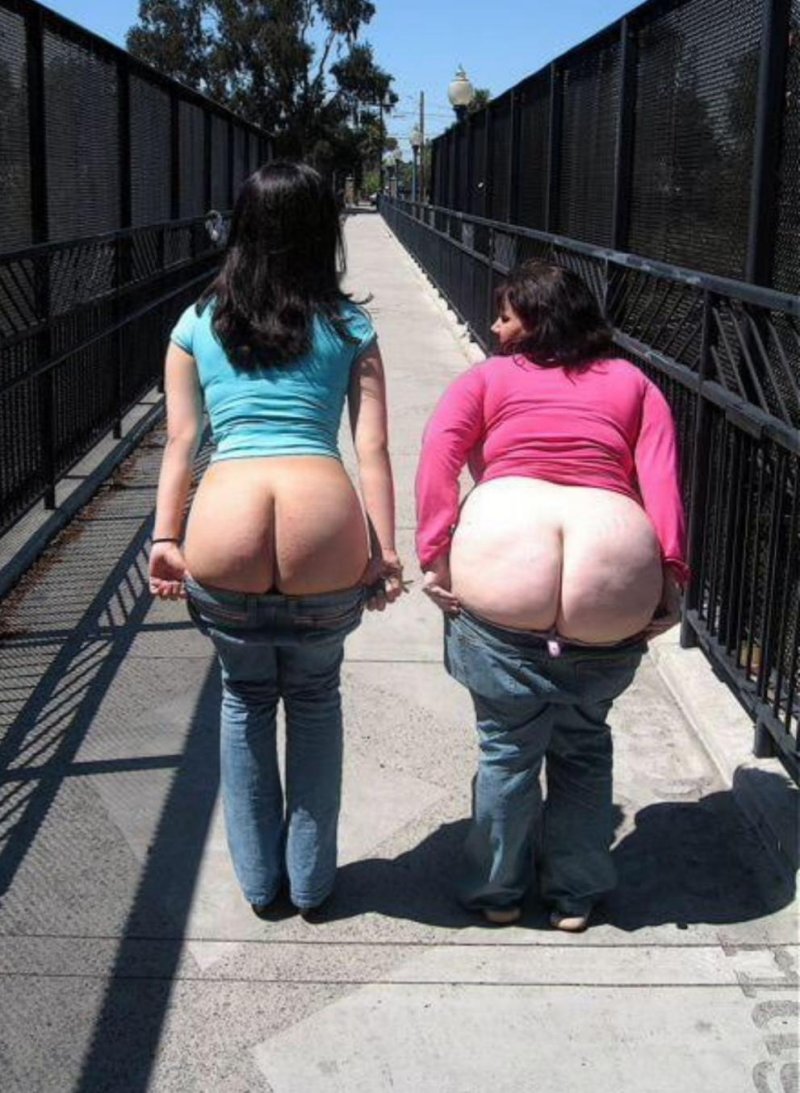 Demonstration of naked buttocks or amtrak mooning