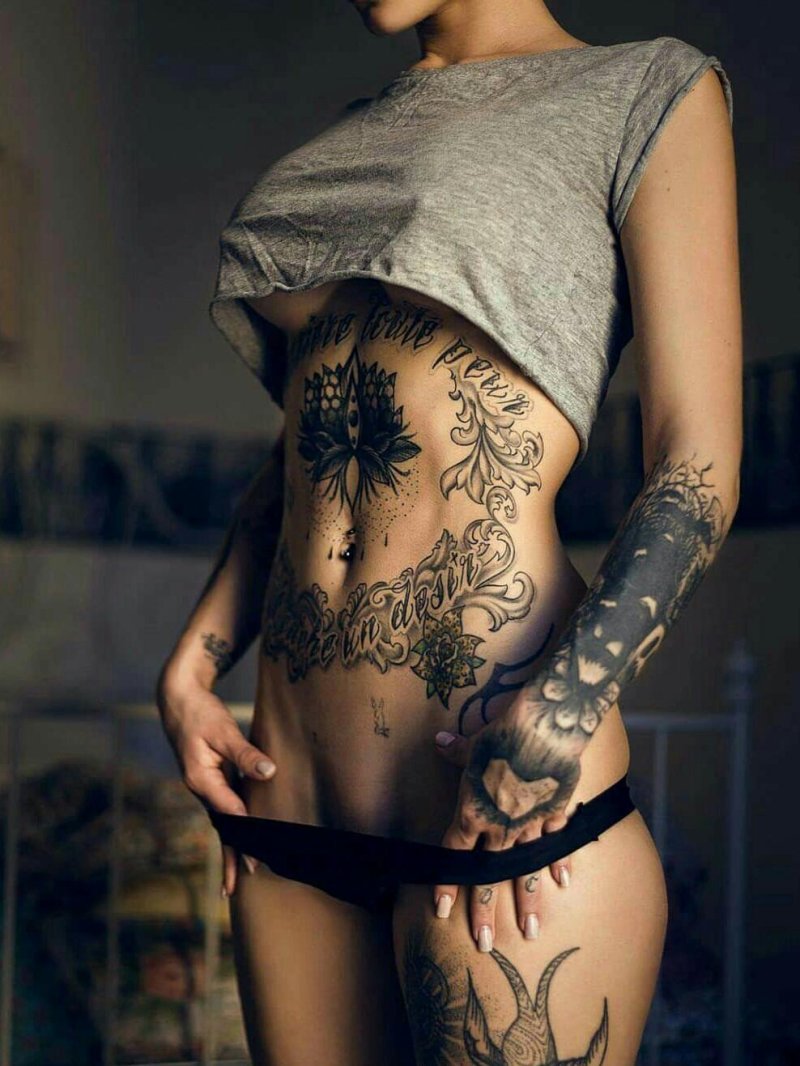 Tattoo on the body of girls