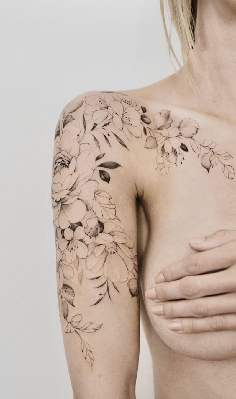 Tattoo for girls on the shoulder