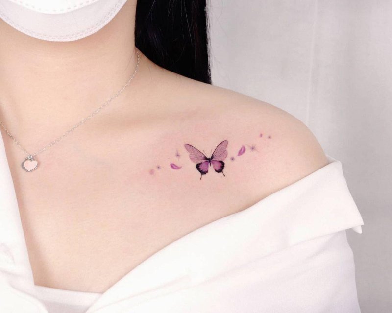 Tattoo on the shoulder for girls