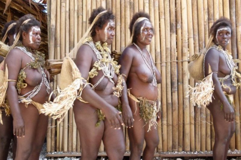 Naked women Aboriginal people