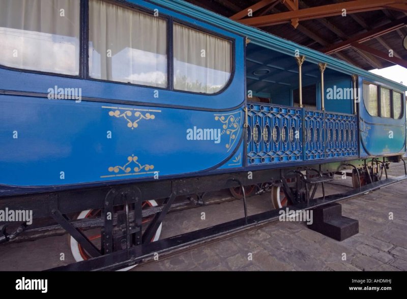 Railway carriage