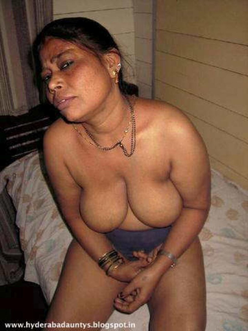 Naked old Arab women
