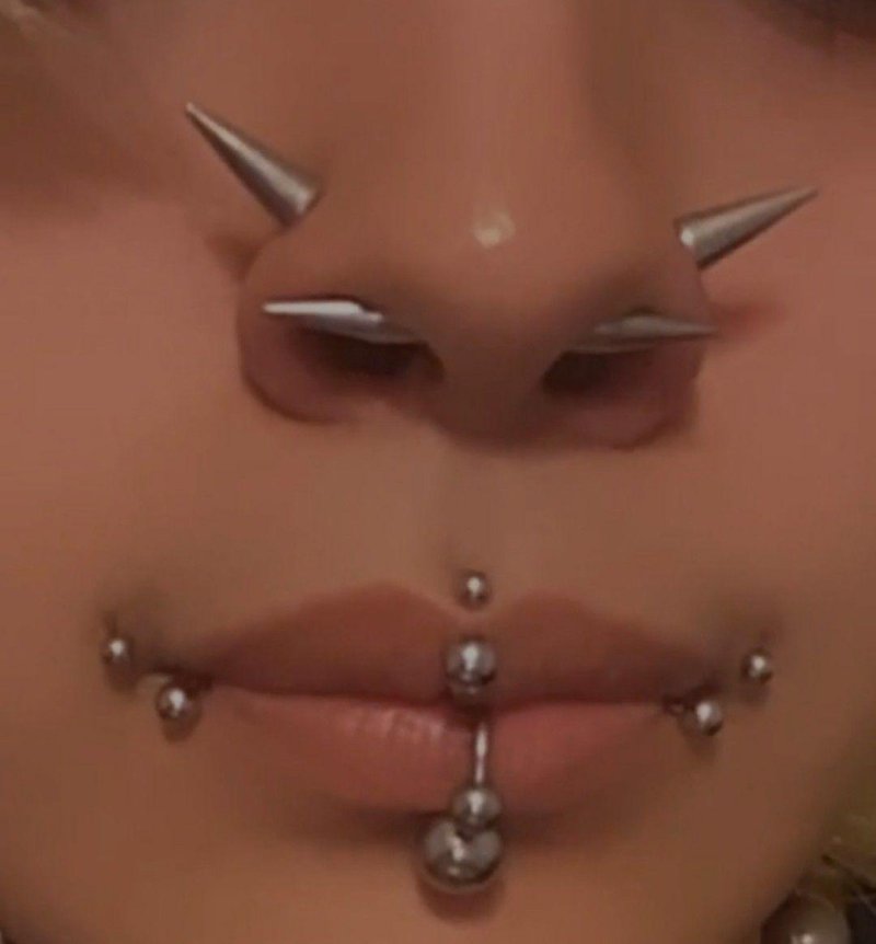 Piercing mouth