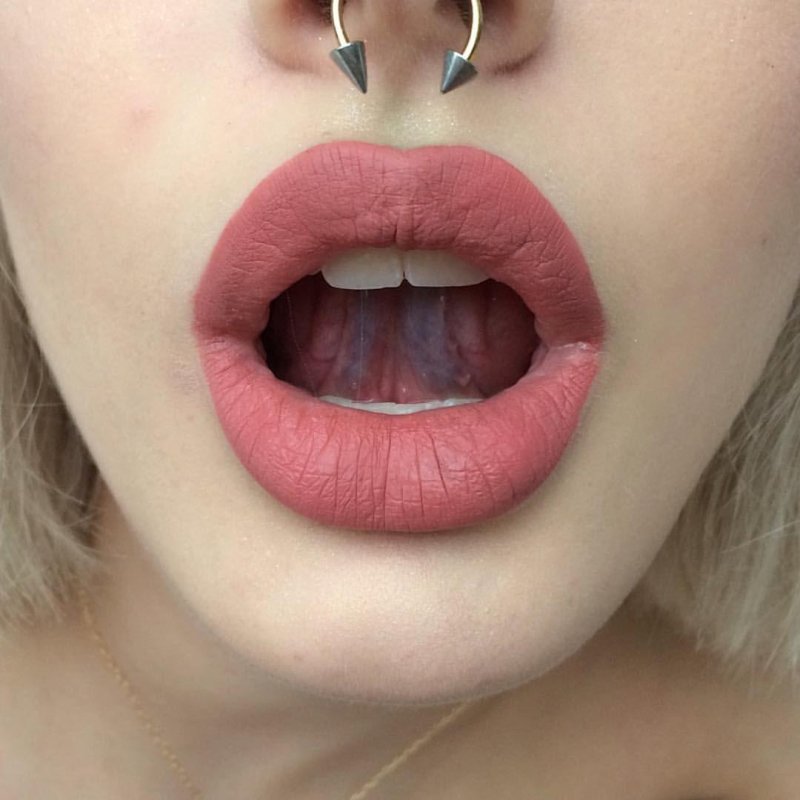 Piercing septum aesthetics