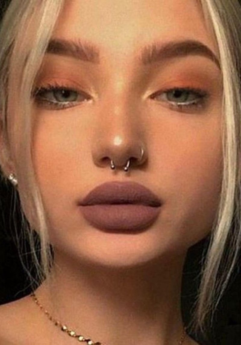 Girls with septum in the nose