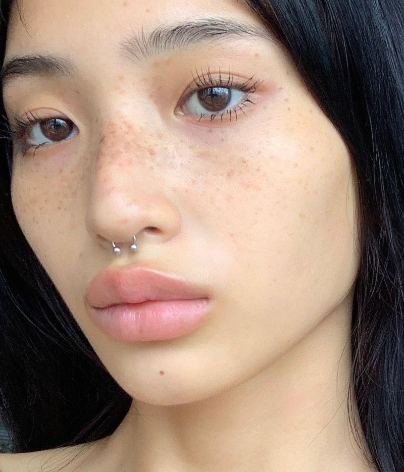 Eye makeup