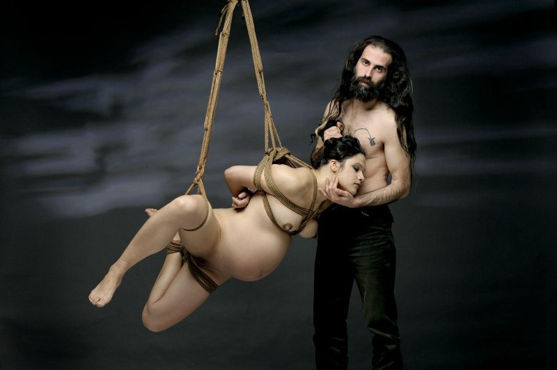 Photoshoot with a pregnant wife