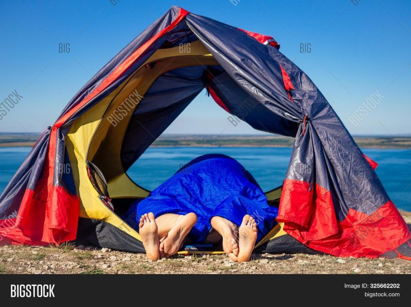 Tent on the shore