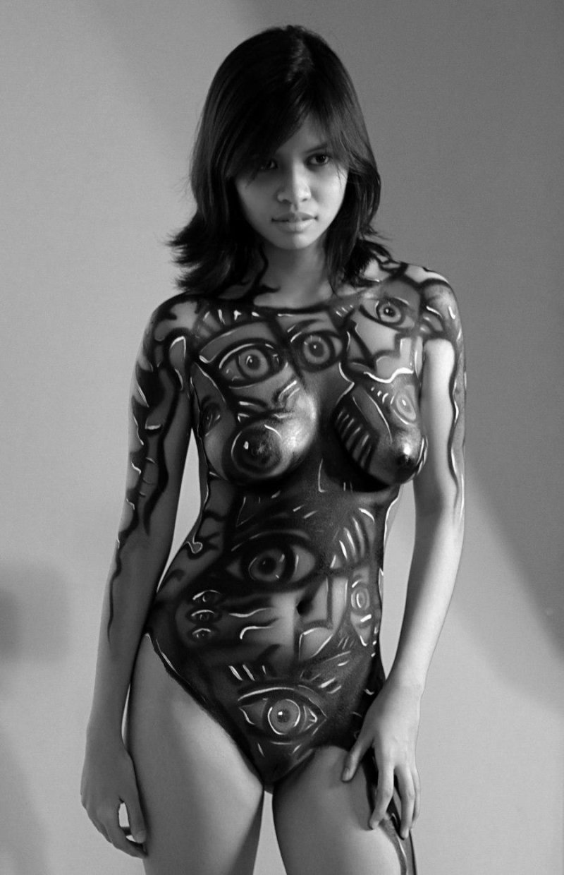 Nude bodyar