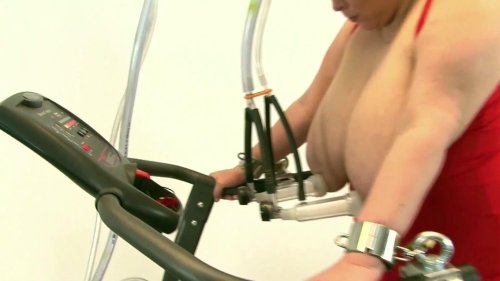 Fat girl on a simulator