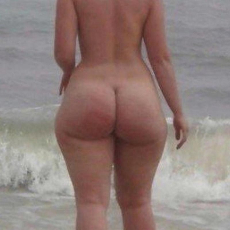 Big naked asses on the beach