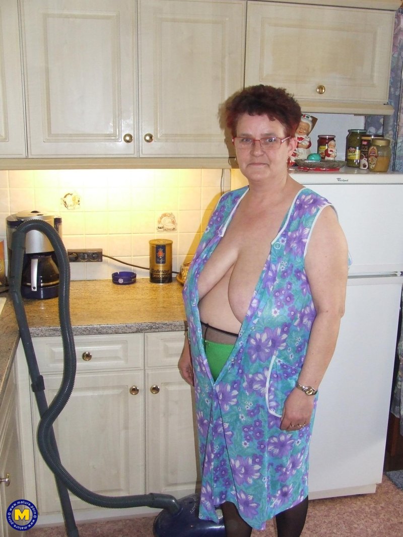 Mature Russian cleaners
