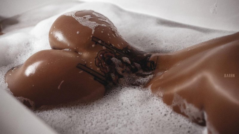 Elastic ass in the bathroom