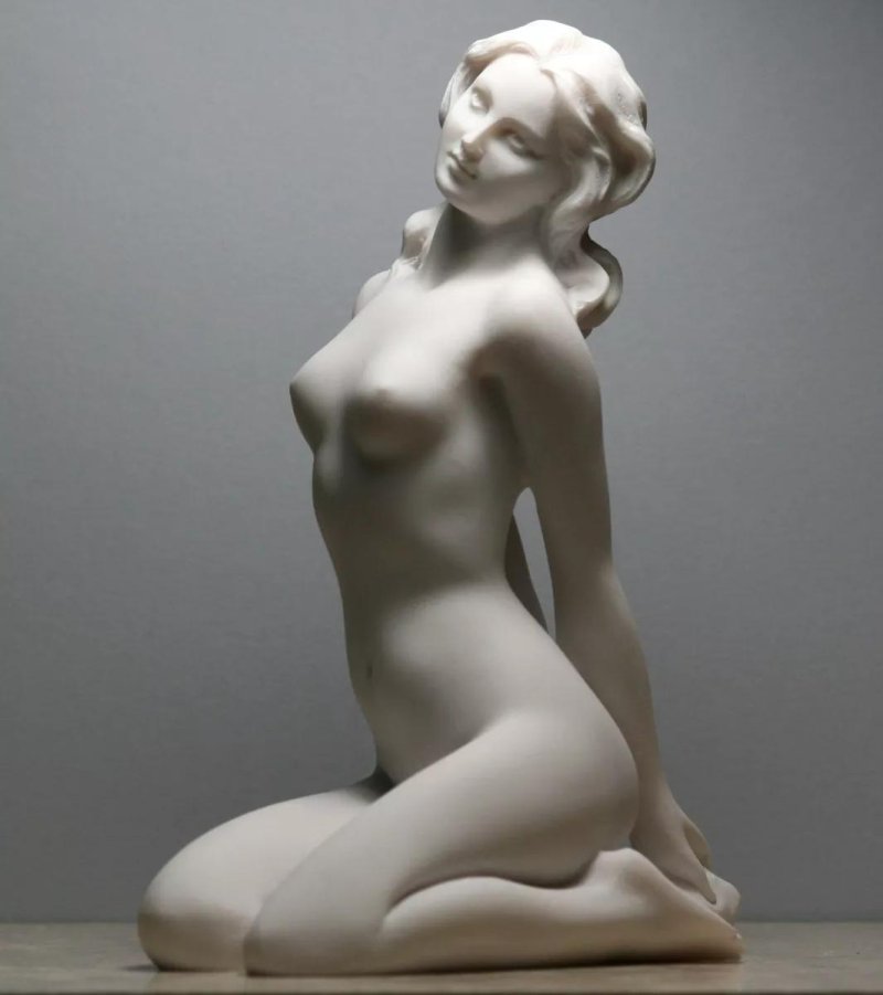 Figuretics of naked women