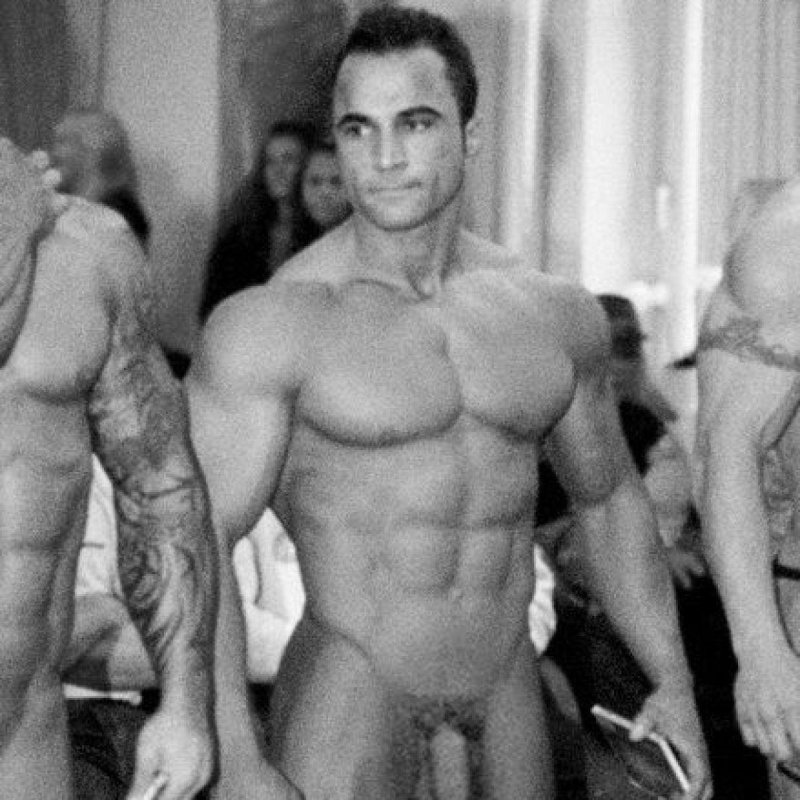 Bodybuilders without panties