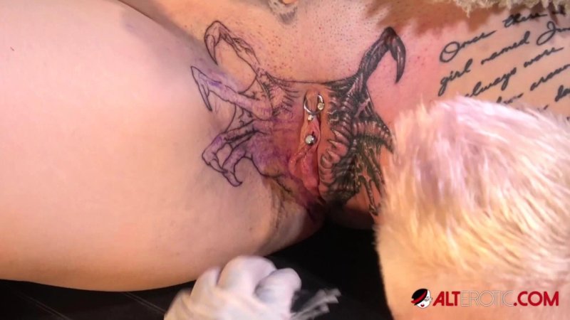 Tattoo pussy