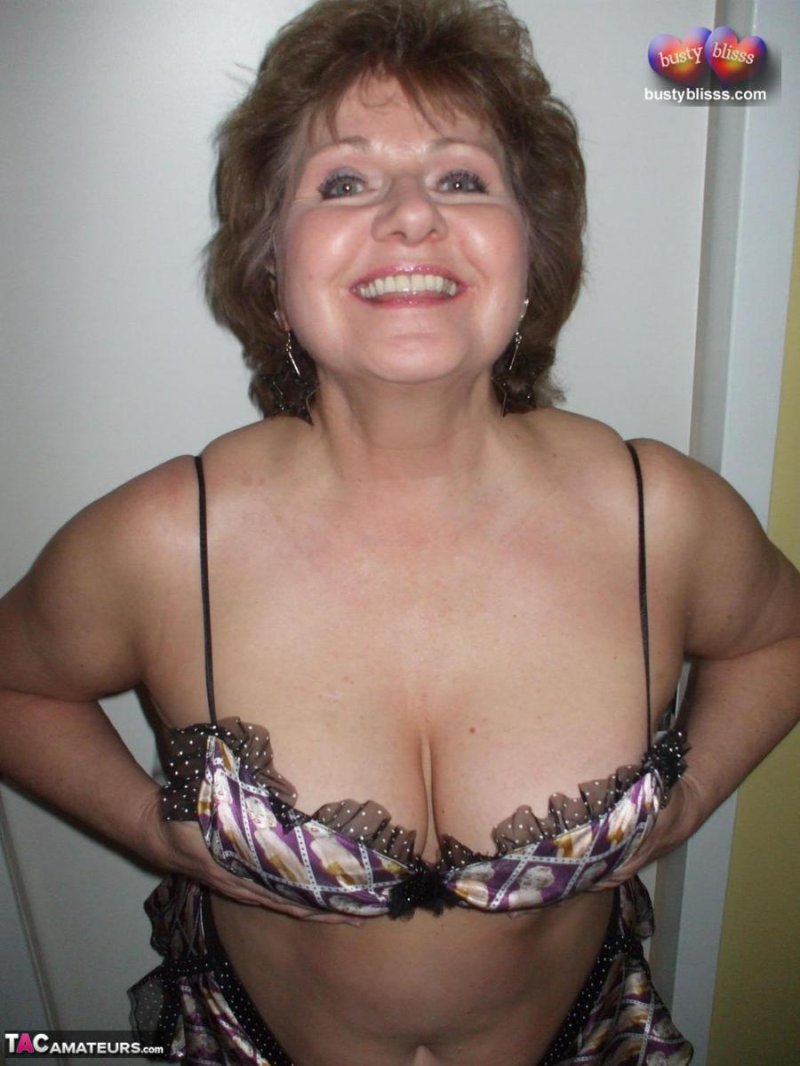 Bustybliss-busty bliss strip tease pictures