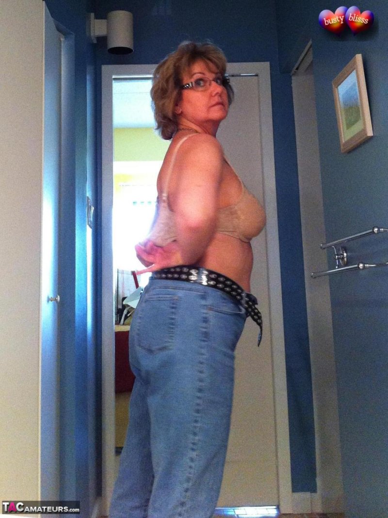 Bustybliss-busty Bliss Strip Tease Pictures xxx
