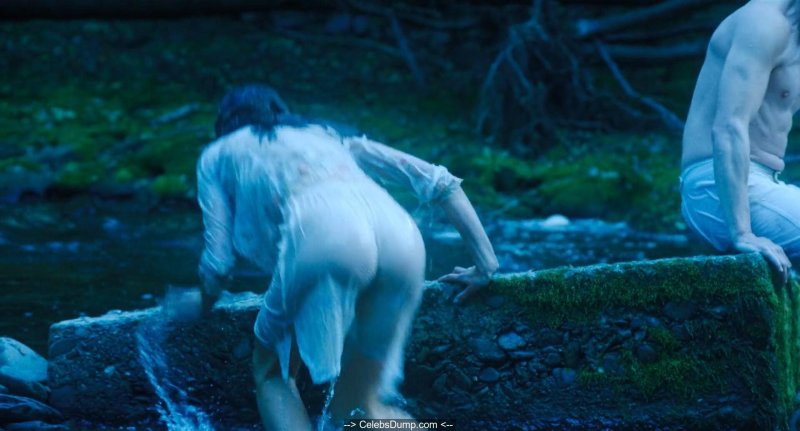 Emma Corrin Lady Chatterley