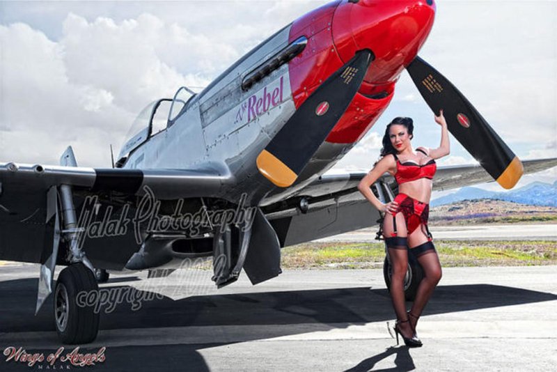 Model of the aircraft and girls