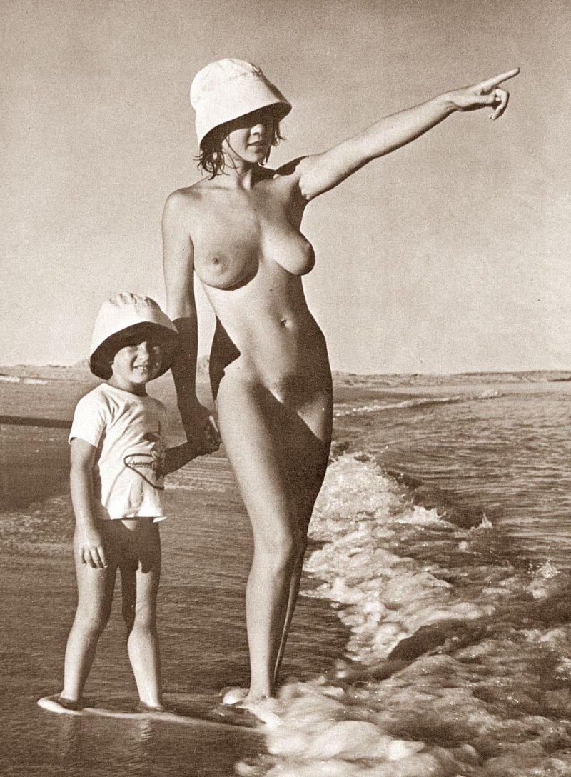 Retro nudism